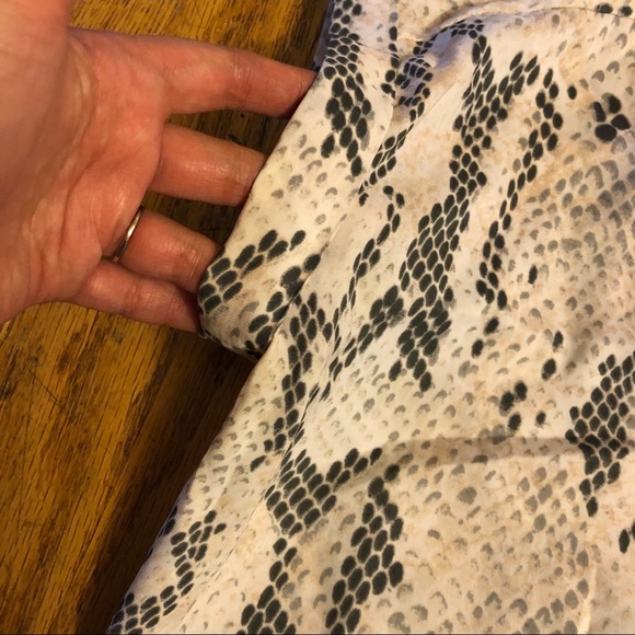 EXPRESS snake skin blouse - Picture 5 of 6